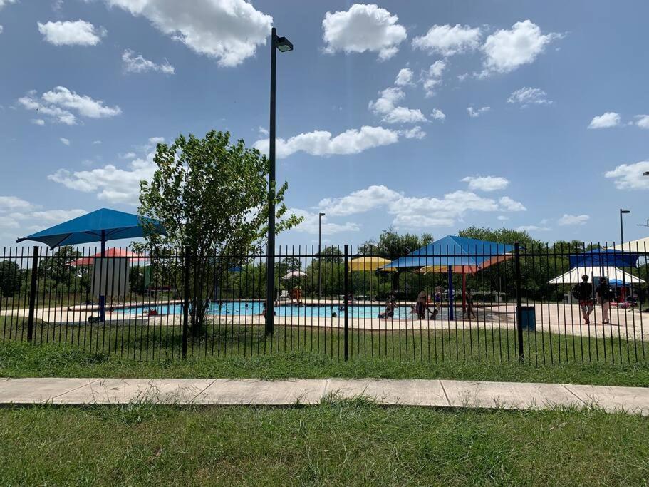 San Antonio Comfort 4 Bedroom 3 Bath Home 5 Mins From Sea World Exterior photo